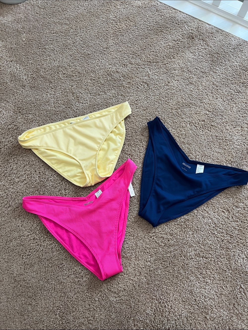 Hollister Ribbed Bikini Bottoms Size L – New (3 Colors)